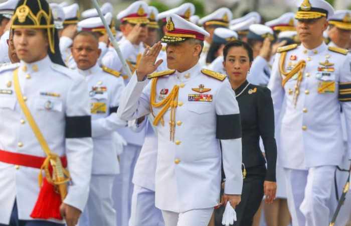 Thai king signs constitution, paving way for election