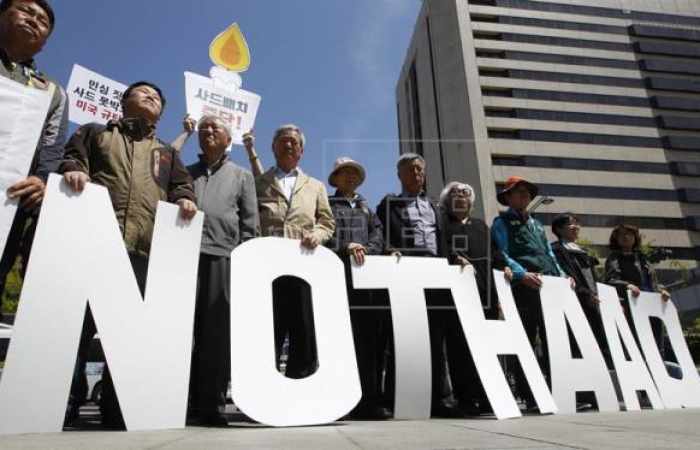 Empiezan a instalar en Corea del Sur el escudo antimisiles THAAD entre protestas