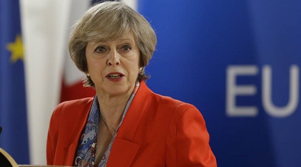 Brexit: Theresa May appelle à l`unité pour 2017