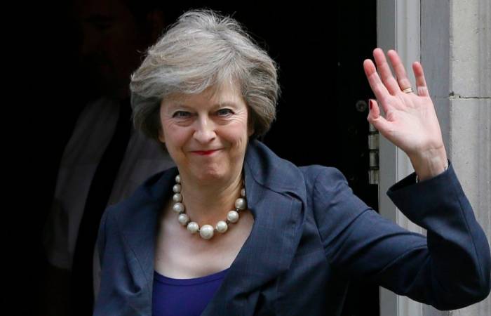Brexit: May qualifie de "ragots de Bruxelles" des informations de presse