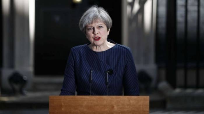 Grande-Bretagne: May joue son avenir face aux députés de son parti