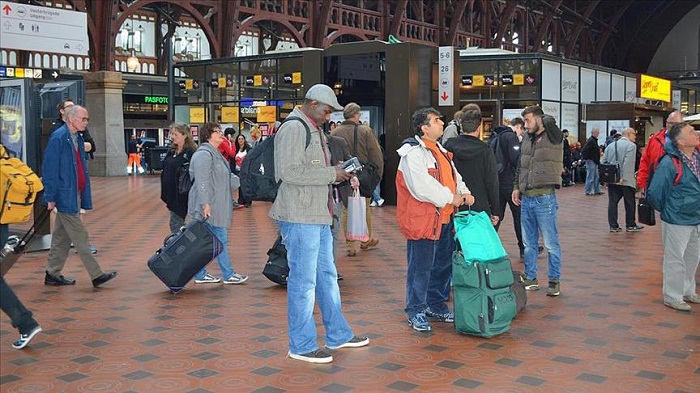 Sweden, Denmark impose new border controls