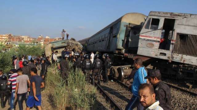 Egypt's railway head resigns after deadly crash
