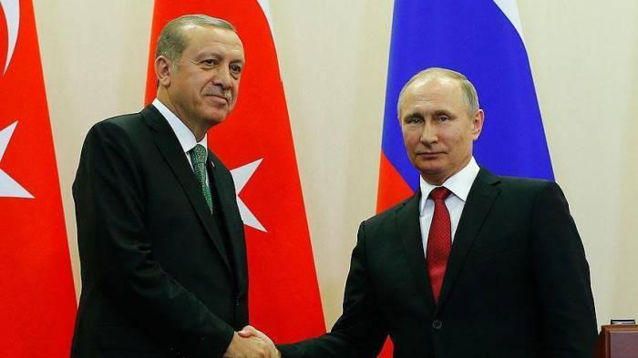 Poutine félicite Erdogan pour sa réélection à la tête de l’AK Parti