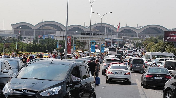  İstanbulda hava limanında atışma