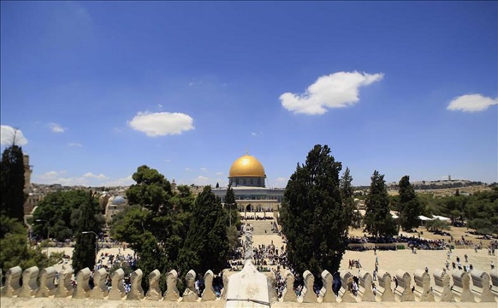 Over 130 Jewish settlers storm Al-Aqsa Mosque complex