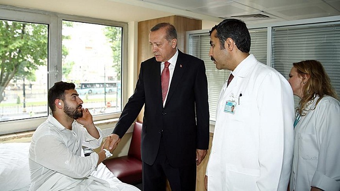 Erdogan visits blast victims in Istanbul
