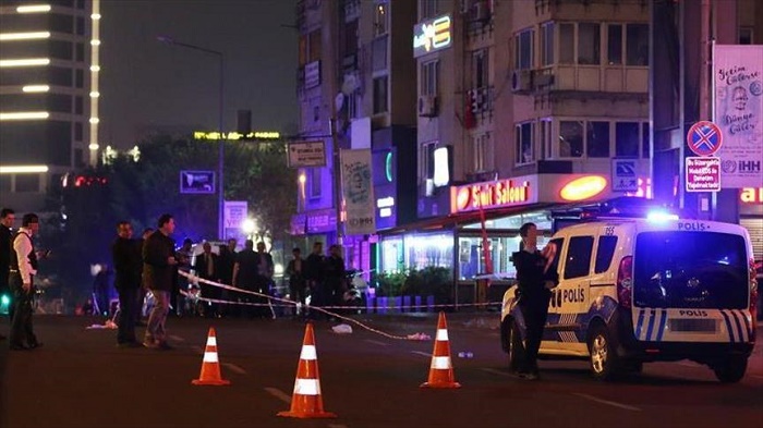 Stun grenade injures three in central Istanbul