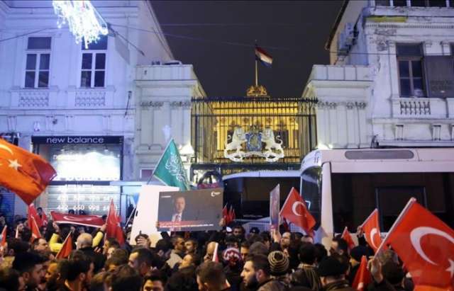 Protests near Dutch missions in Ankara, Istanbul