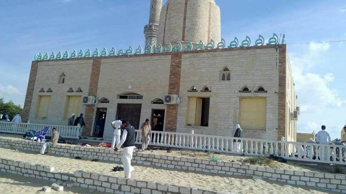 Egypte : le bilan de l'attaque contre la mosquée monte à 305 morts, dont 27 enfants