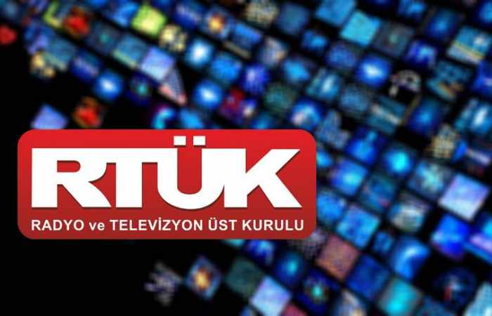 Turkey issues referendum broadcast ban