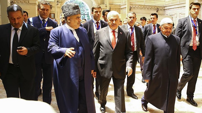 Yıldırım Bakıda Şeyxlə birgə namaz qıldı - FOTO