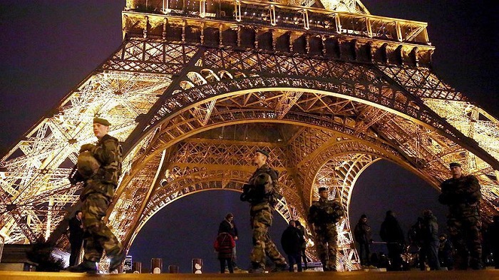 Paris tourism down after attacks, strikes and floods