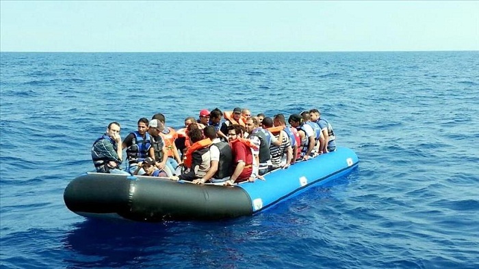 Four dead as refugee boat sinks off Turkish coast