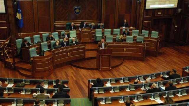 Kosovo government falls after no-confidence vote