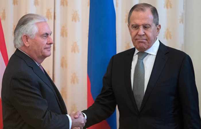 Poutine rencontre Lavrov et Tillerson au Kremlin