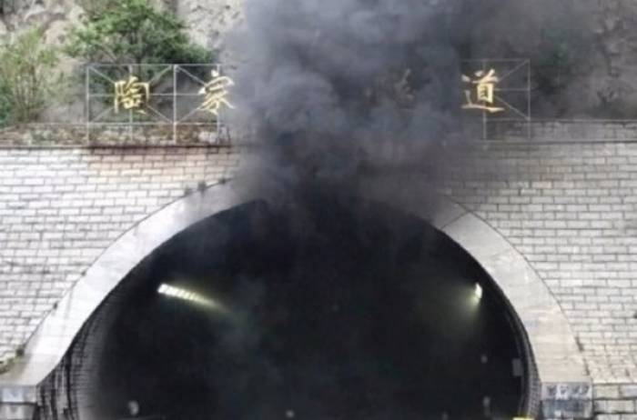 Chine: Douze morts dans l'incendie d'un car scolaire