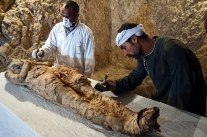 Des archéologues découvrent une momie