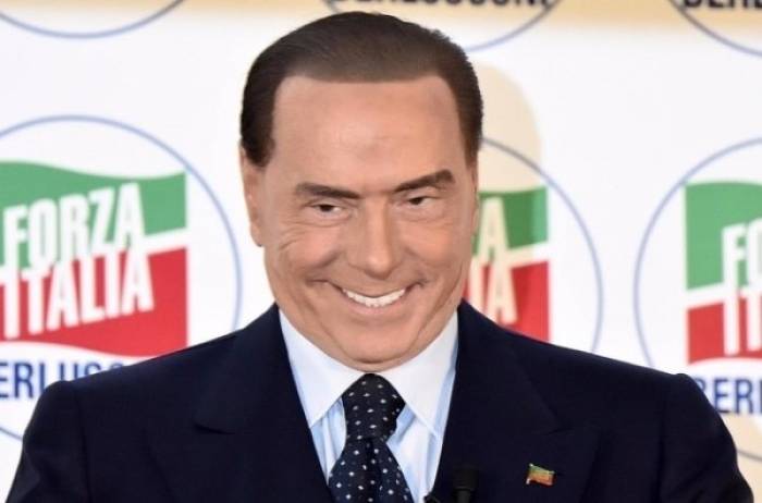 Berlusconi renvoyé en justice pour corruption