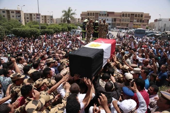 Egypte: sept civils tués par une voiture piégée