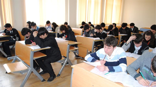 İmtahan nəticələri açıqlandı: 9 nəfər 700 bal topladı