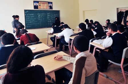 Azərbaycanda 42 min şagird ana dilini bilmir