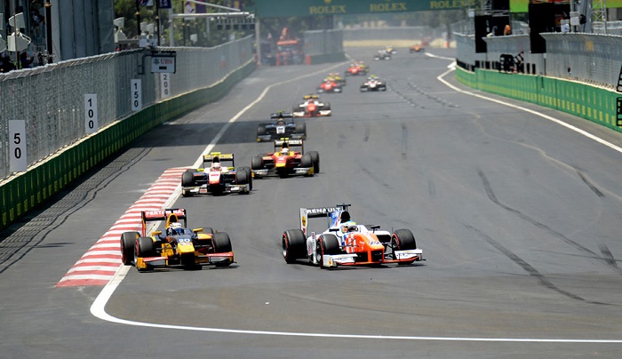 Massive accident at GP2, more drivers fell out of second race in Baku