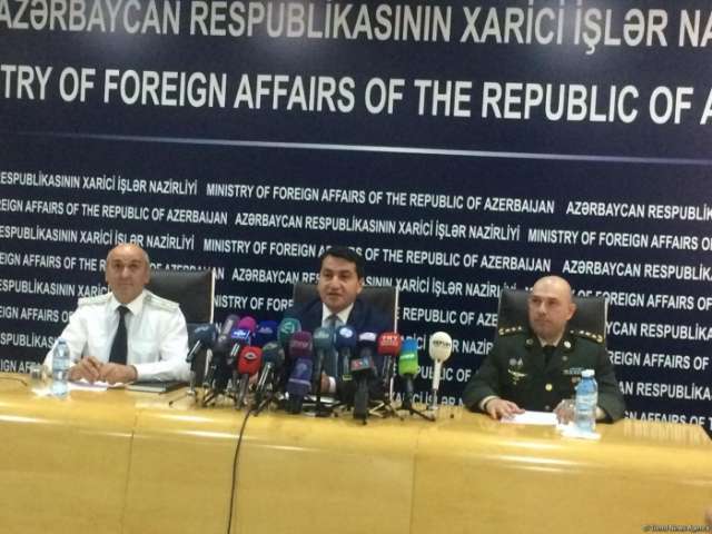 Azerbaijani FM mulls Armenian provocation with OSCE MG co-chairs