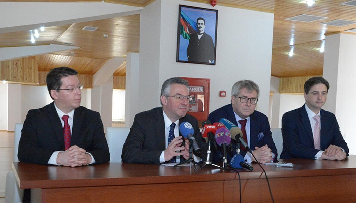 Azerbaijan, EU should foster dialogue 
