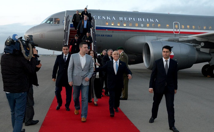 Chairman of Czech Parliament arrives in Azerbaijan 