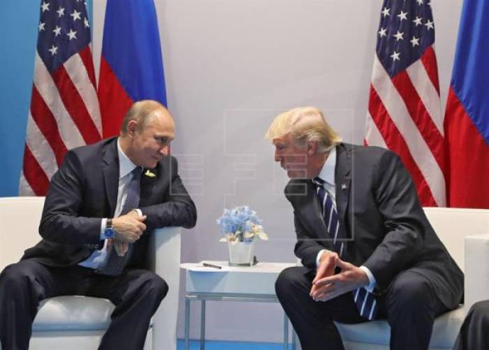 Putin y Trump intercambian cortesías