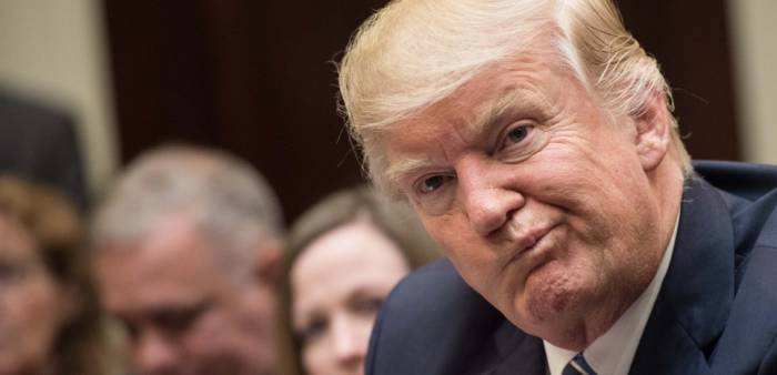 196 démocrates portent plainte contre Trump