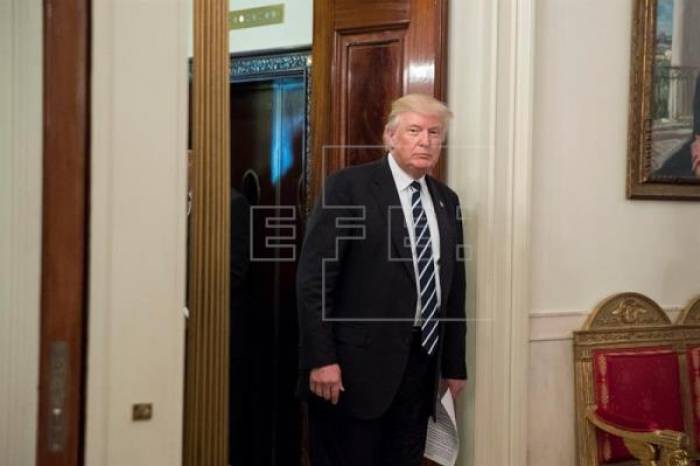Trump carga de nuevo contra Comey, al que acusa de decir "mentiras"