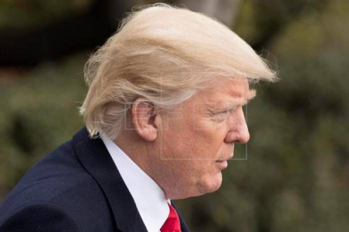 Trump defiende el cese de Comey al frente del FBI