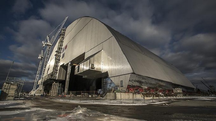 Der Tschernobyl-Sarkophag wird eingepackt