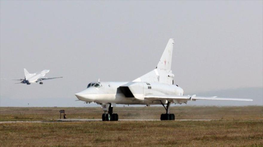 Rusia equipa sus bombarderos Tu-22 con cazadores de portaaviones