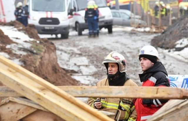 Hallan el cuerpo sin vida del segundo obrero en túnel derrumbado en Moscú