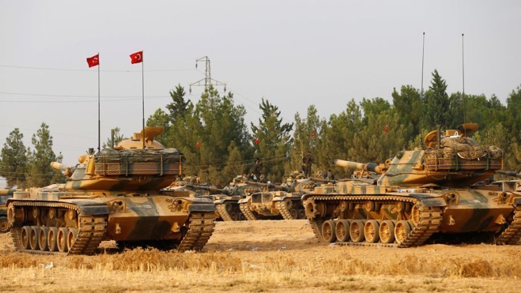 El Ejército turco manda más tanques a Siria y se despliega más cerca de Alepo