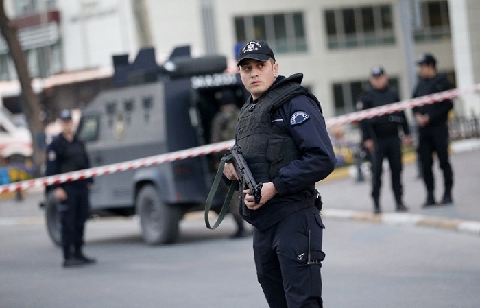 Assailants attack Istanbul Police Headquarters with rocket launchers