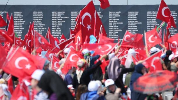 Turquie: pourquoi les Kurdes sont-ils ciblés aussi bien par Erdogan que par Daech?