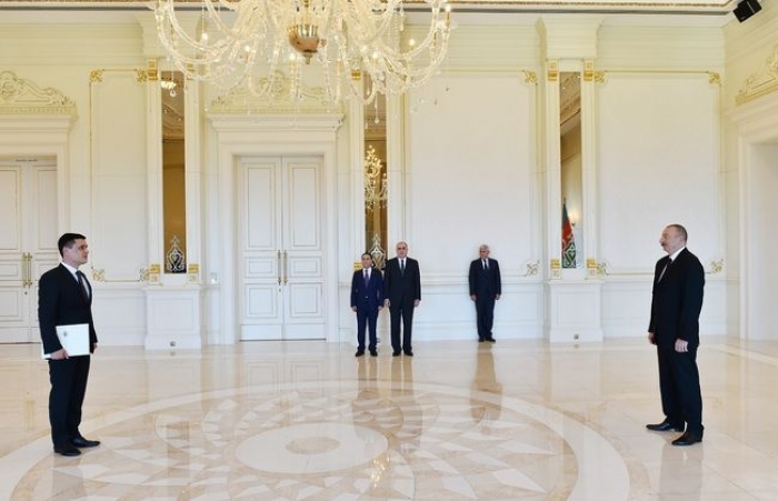 Azerbaijani president receives credentials of incoming Turkmen ambassador