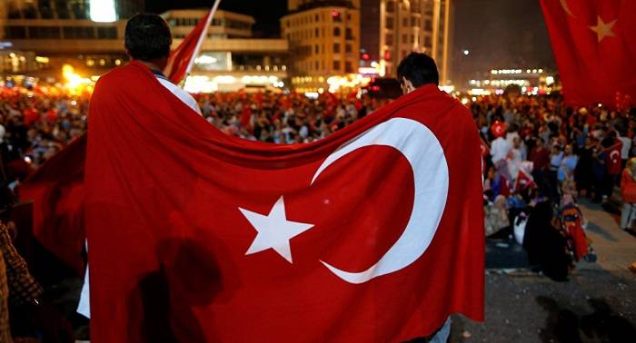 Fiscalía turca pide cadena perpetua para varios periodistas por la intentona golpista