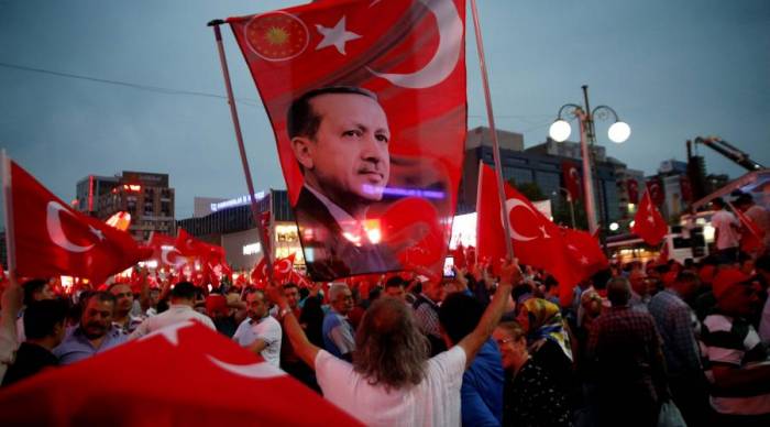 Turquie : une prolongation de l'état d'urgence demandée au Parlement