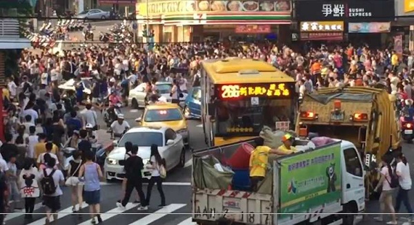 Un Pokémon rare provoque une marée humaine à Taïwan - VIDEO