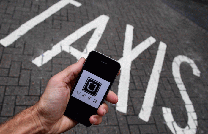 Uber car service banned across Italy