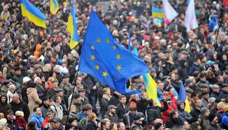 Krım Ukraynaya yüzlərlə hərbiçi göndərdi