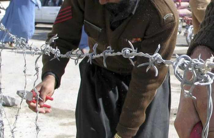 Pakistan: une clôture à la frontière afghane