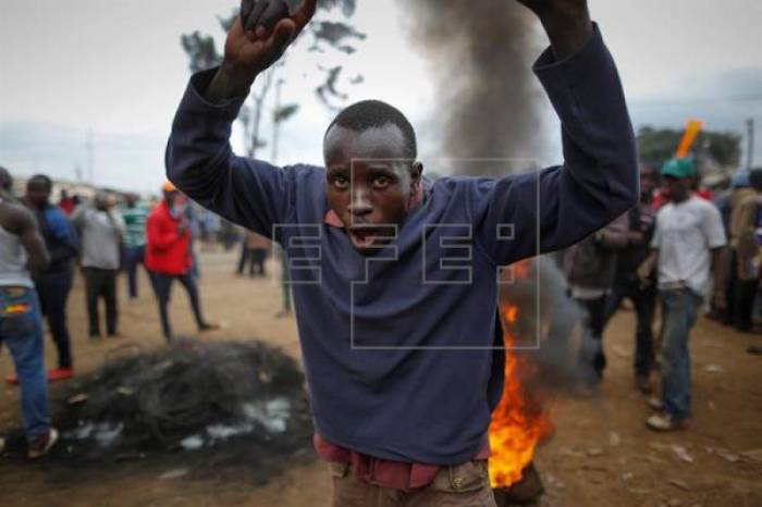 La Policía dispersa con gas y disparos a decenas de personas en Nairobi