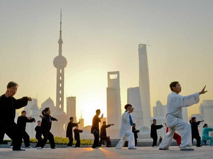 Tai Chi - In Zeitlupe konzentriert Probleme wegboxen