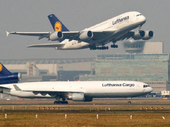 Absturz und Streik: Lufthansa legt Zahlen für 2015 vor